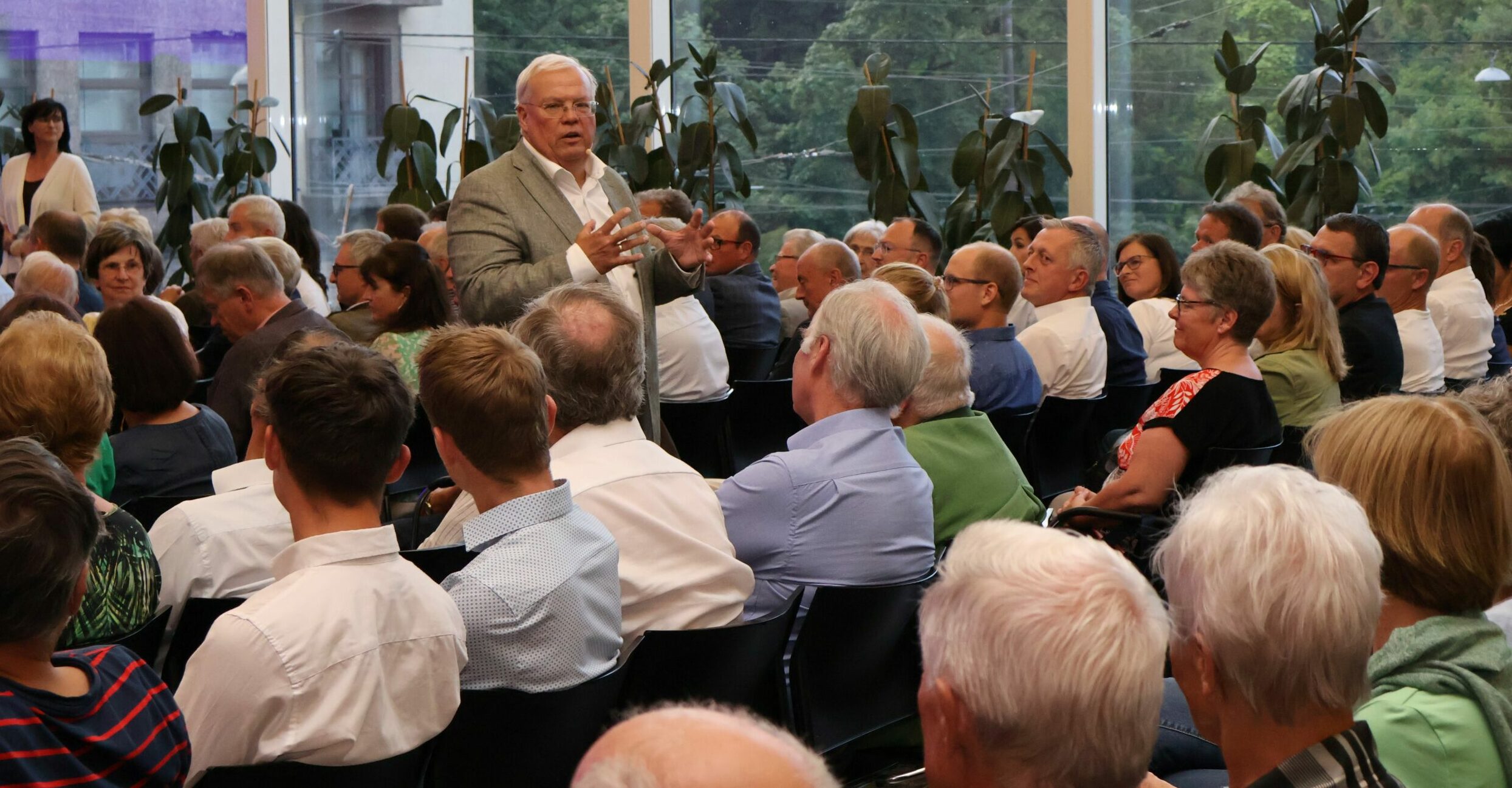 16.06.2023: Christian Wehrschütz zu Gast beim Ökosozialen Forum Oberösterreich