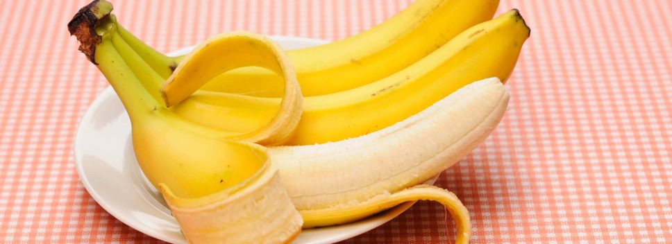Banane auf Teller