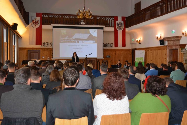 Publikum beim Fachtag Berg&Wirtschaft in Rotholz