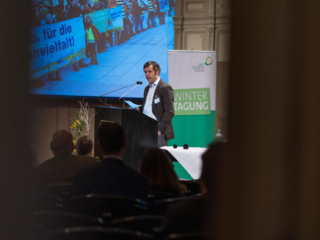 Zwischen Bullerbü und Tierfabrik: Warum wir alle einen anderen Blick auf die Landwirtschaft brauchen – Andreas Möller, Autor, Berlin