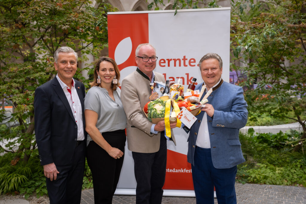 v.l.n.r. Josef Taucher, Elisabeth Harreither, Stephan Pernkopf & Michael Ludwig