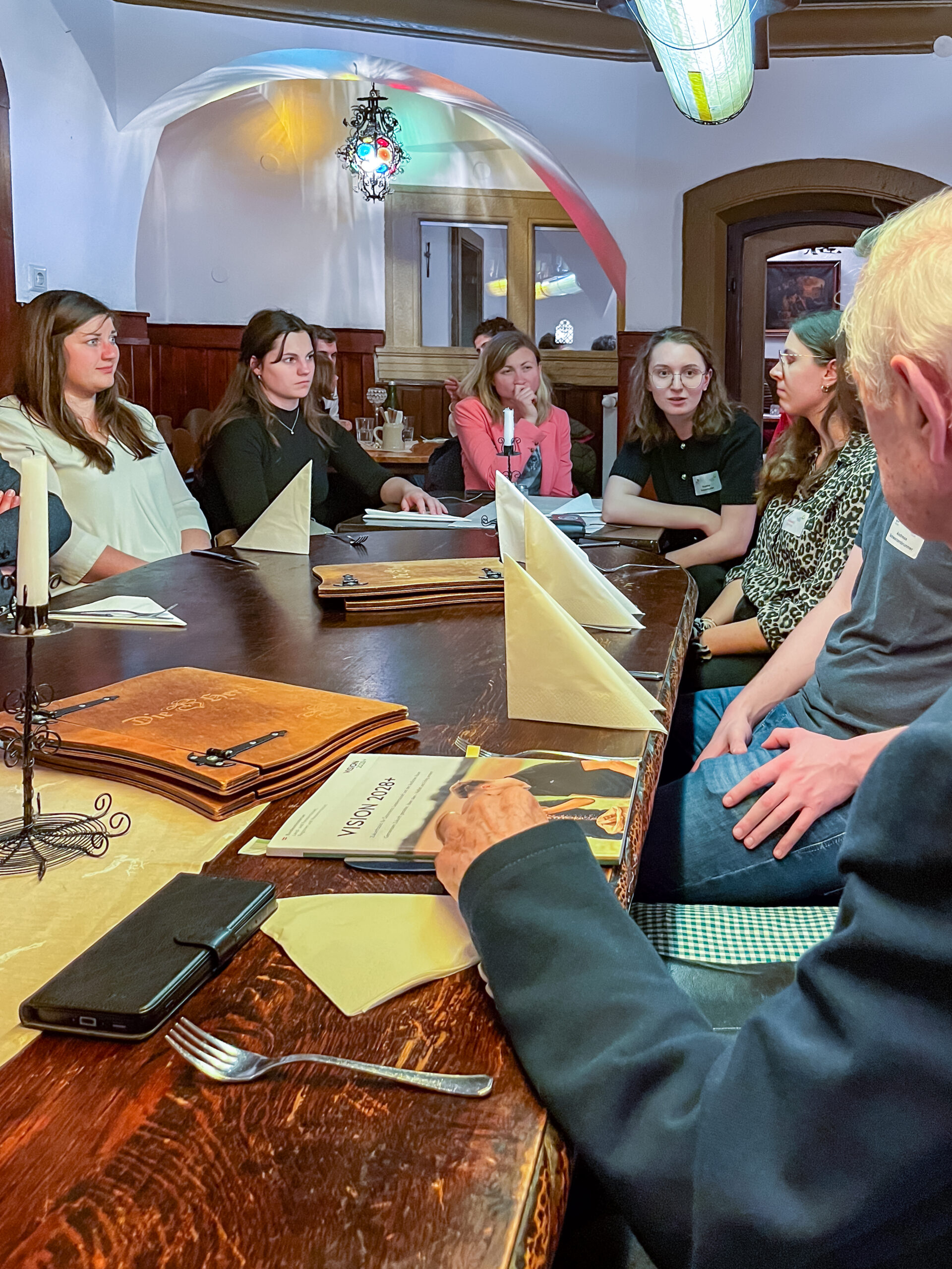 Tischgespr&auml;ch. Treffen AgrarScouts. Josef Riegler. (c) &Ouml;SF