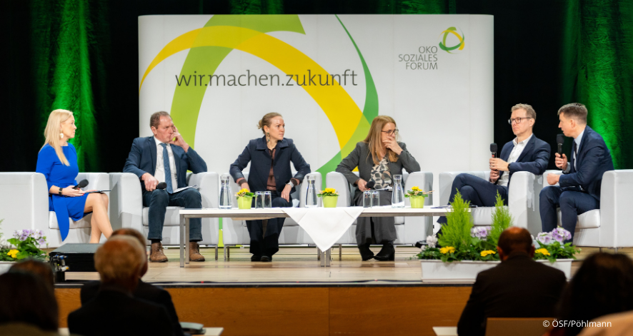 3 Kronberger (links), Moosbrugger, Harsdorf, Königsberger-Ludwig, Szuchy und Teller bei der Podiumsdiskussion.
